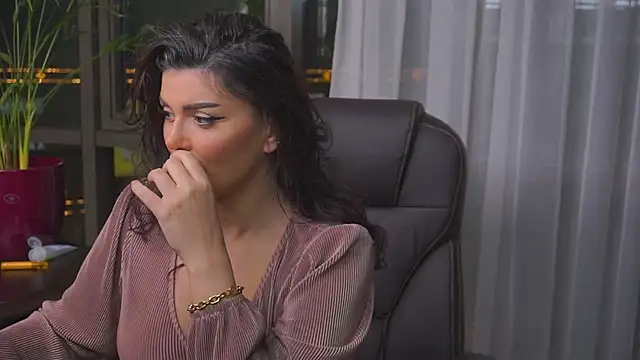 Snapshot of myakalifa chatting on 01/02/25, 11:06 myakalifa online show from 01/02/25, 11:06