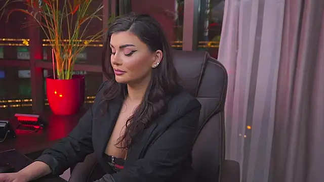 Snapshot of myakalifa chatting on 01/08/25, 08:18 myakalifa online show from 01/08/25, 08:18