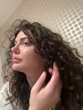 Snapshot of myakalifa chatting on 01/09/25, 10:31 myakalifa online show from 01/09/25, 10:31