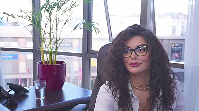 Snapshot of myakalifa chatting on 01/10/25, 01:31 myakalifa online show from 01/10/25, 01:31