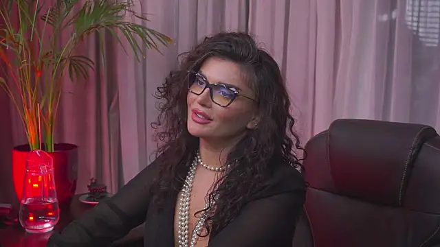 Snapshot of myakalifa chatting on 01/12/25, 02:14 myakalifa online show from 01/12/25, 02:14