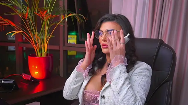 Snapshot of myakalifa chatting on 01/31/25, 07:51 myakalifa online show from 01/31/25, 07:51