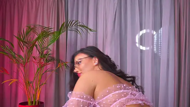 Snapshot of myakalifa chatting on 02/01/25, 02:16 myakalifa online show from 02/01/25, 02:16