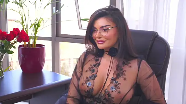 Snapshot of myakalifa chatting on 02/14/25, 02:02 myakalifa online show from 02/14/25, 02:02