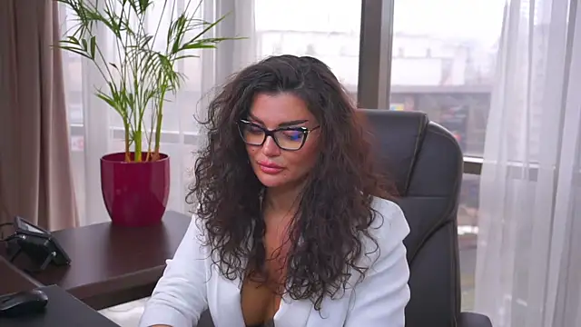 Snapshot of myakalifa chatting on 03/01/25, 10:02 myakalifa online show from 03/01/25, 10:02