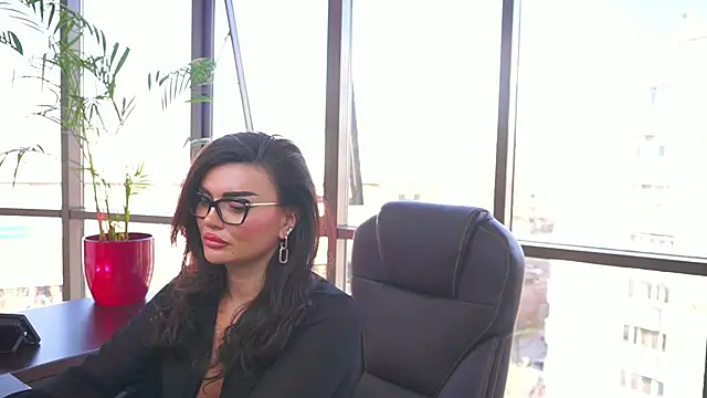 Snapshot of myakalifa chatting on 03/14/25, 02:08 myakalifa online show from 03/14/25, 02:08