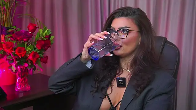 Snapshot of myakalifa chatting on 09/09/25, 09:36 myakalifa online show from 09/09/25, 09:36