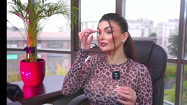 Snapshot of myakalifa chatting on 10/03/25, 12:13 myakalifa online show from 10/03/25, 12:13