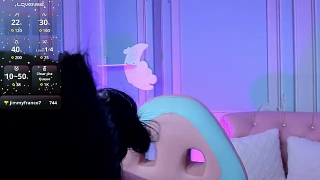 stefany duque1  online show from 12/31/24, 02:58