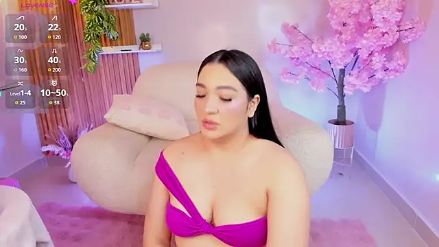 stefany duque1  online show from 09/19/25, 04:03