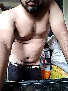 hot punekar online show from 10/15/25, 03:28