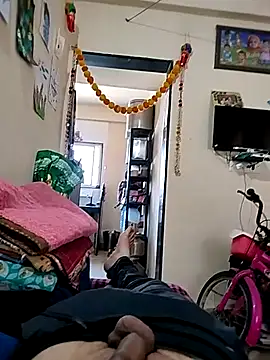 hot punekar online show from 11/22/25, 07:18