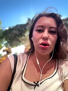 AndreaMood online show from 12/18/25, 02:50