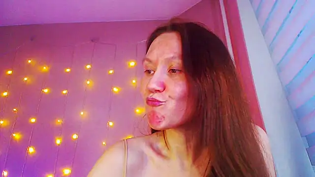 Snapshot of MelanyOx chatting on 01/03/25, 09:15 MelanyOx online show from 01/03/25, 09:15