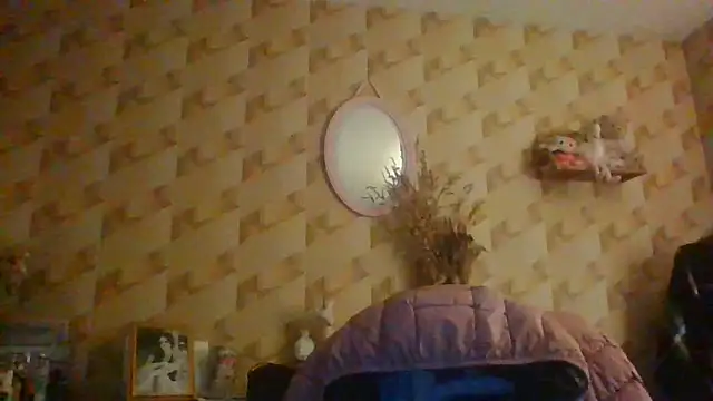 Snapshot of BELLAMORGANE1 chatting on 12/24/24, 07:00 BELLAMORGANE1 online show from 12/24/24, 07:00