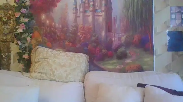 Snapshot of BELLAMORGANE1 chatting on 01/04/25, 12:49 BELLAMORGANE1 online show from 01/04/25, 12:49