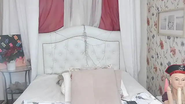 SilviaHart online show from 09/27/25, 07:57