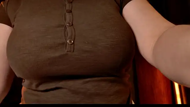 Snapshot of TessPleasure chatting on 02/18/26, 01:07 TessPleasure online show from 02/18/26, 01:07