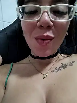 Snapshot of StarSex22 chatting on 02/10/25, 05:25 StarSex22 online show from 02/10/25, 05:25