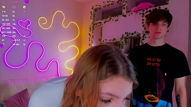 Snapshot of RobertAndLinela chatting on 12/24/24, 07:33 RobertAndLinela online show from 12/24/24, 07:33