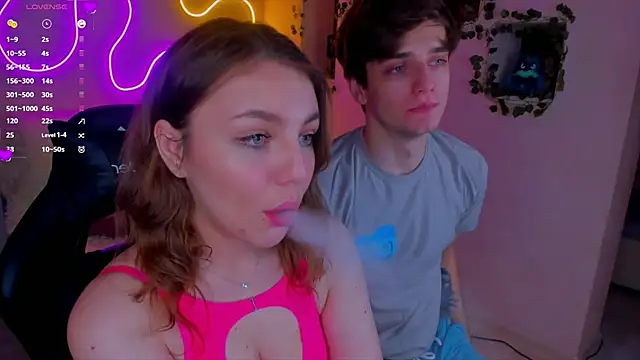 Snapshot of RobertAndLinela chatting on 12/25/24, 05:37 RobertAndLinela online show from 12/25/24, 05:37