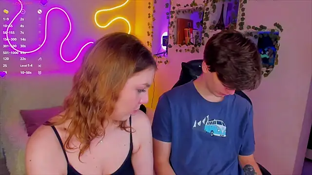 Snapshot of RobertAndLinela chatting on 12/31/24, 01:08 RobertAndLinela online show from 12/31/24, 01:08