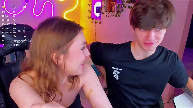 Snapshot of RobertAndLinela chatting on 01/09/25, 08:11 RobertAndLinela online show from 01/09/25, 08:11