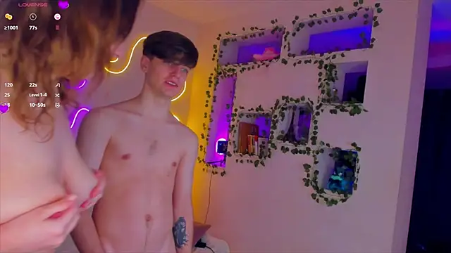 Snapshot of RobertAndLinela chatting on 01/21/25, 11:24 RobertAndLinela online show from 01/21/25, 11:24