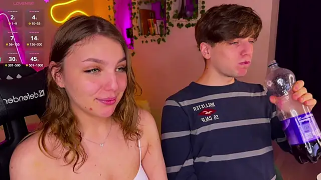 Snapshot of RobertAndLinela chatting on 01/31/25, 09:26 RobertAndLinela online show from 01/31/25, 09:26