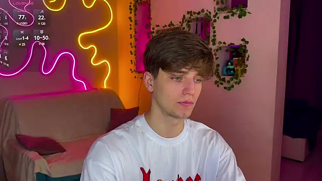 Snapshot of RobertAndLinela chatting on 02/03/25, 08:57 RobertAndLinela online show from 02/03/25, 08:57