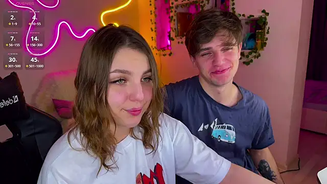 Snapshot of RobertAndLinela chatting on 02/12/25, 10:15 RobertAndLinela online show from 02/12/25, 10:15