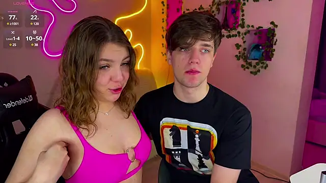 Snapshot of RobertAndLinela chatting on 02/16/25, 05:26 RobertAndLinela online show from 02/16/25, 05:26