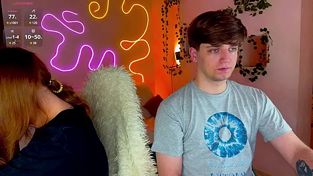 Snapshot of RobertAndLinela chatting on 09/10/25, 01:16 RobertAndLinela online show from 09/10/25, 01:16