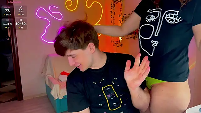 Snapshot of RobertAndLinela chatting on 09/11/25, 12:05 RobertAndLinela online show from 09/11/25, 12:05