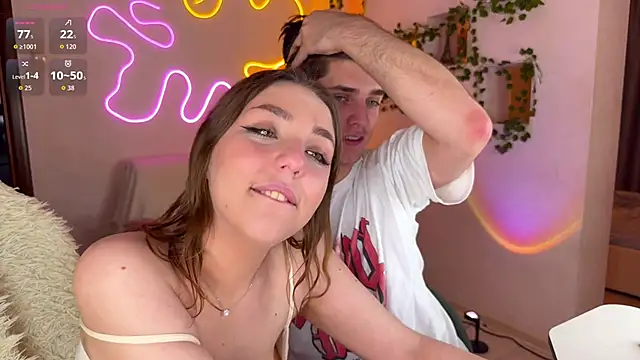 Snapshot of RobertAndLinela chatting on 09/20/25, 02:12 RobertAndLinela online show from 09/20/25, 02:12