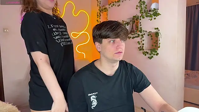 Snapshot of RobertAndLinela chatting on 09/22/25, 03:08 RobertAndLinela online show from 09/22/25, 03:08