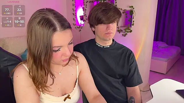 RobertAndLinela online show from 12/14/25, 05:35