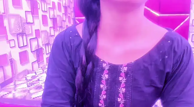 Snapshot of Somiya87 chatting on 03/12/25, 05:28 Somiya87 online show from 03/12/25, 05:28