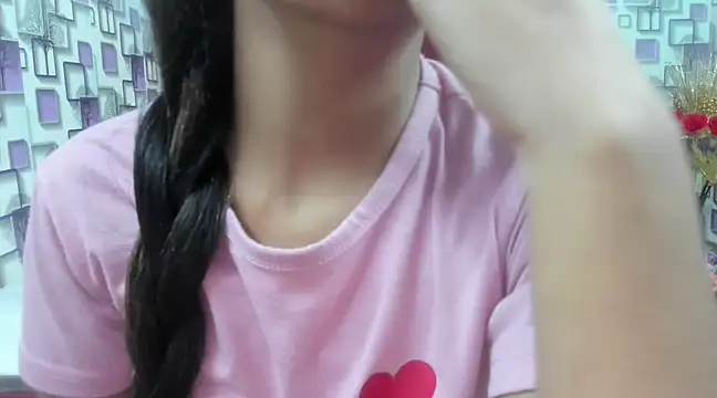 Snapshot of Somiya87 chatting on 03/14/25, 03:26 Somiya87 online show from 03/14/25, 03:26