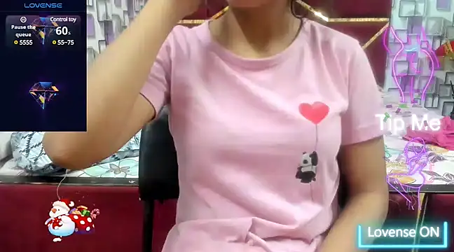 Snapshot of Somiya87 chatting on 03/19/25, 06:44 Somiya87 online show from 03/19/25, 06:44