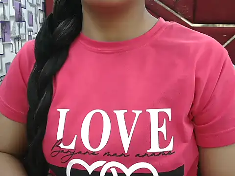 Snapshot of Somiya87 chatting on 11/13/25, 05:56 Somiya87 online show from 11/13/25, 05:56