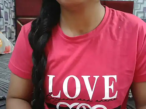 Snapshot of Somiya87 chatting on 11/15/25, 10:15 Somiya87 online show from 11/15/25, 10:15