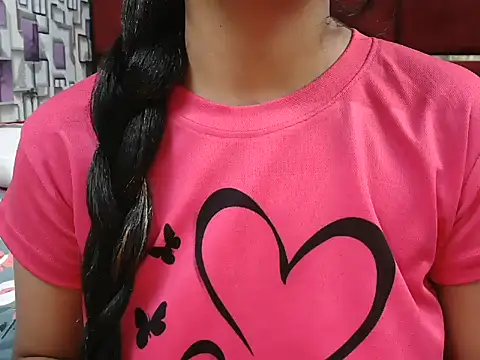 Snapshot of Somiya87 chatting on 11/25/25, 01:05 Somiya87 online show from 11/25/25, 01:05