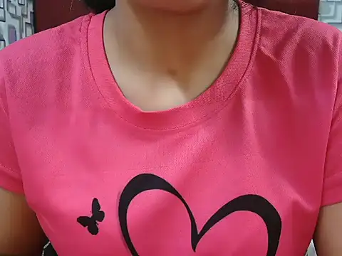 Snapshot of Somiya87 chatting on 11/26/25, 05:19 Somiya87 online show from 11/26/25, 05:19