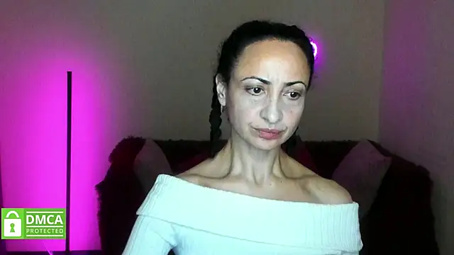 Snapshot of Arianasweety23 chatting on 10/28/25, 06:32 Arianasweety23 online show from 10/28/25, 06:32