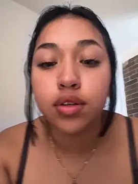 Snapshot of IsabellRodriguez18 chatting on 11/12/25, 03:12 IsabellRodriguez18 online show from 11/12/25, 03:12