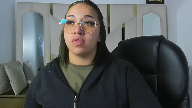 IsabellRodriguez18 online show from 01/13/26, 04:29