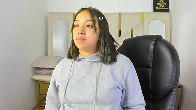 IsabellRodriguez18 online show from 02/08/26, 02:59