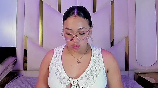 IsabellRodriguez18 online show from 03/26/26, 03:23