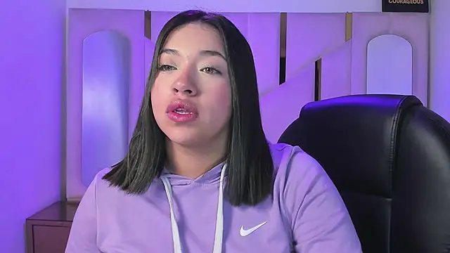 IsabellRodriguez18 online show from 04/06/26, 05:19